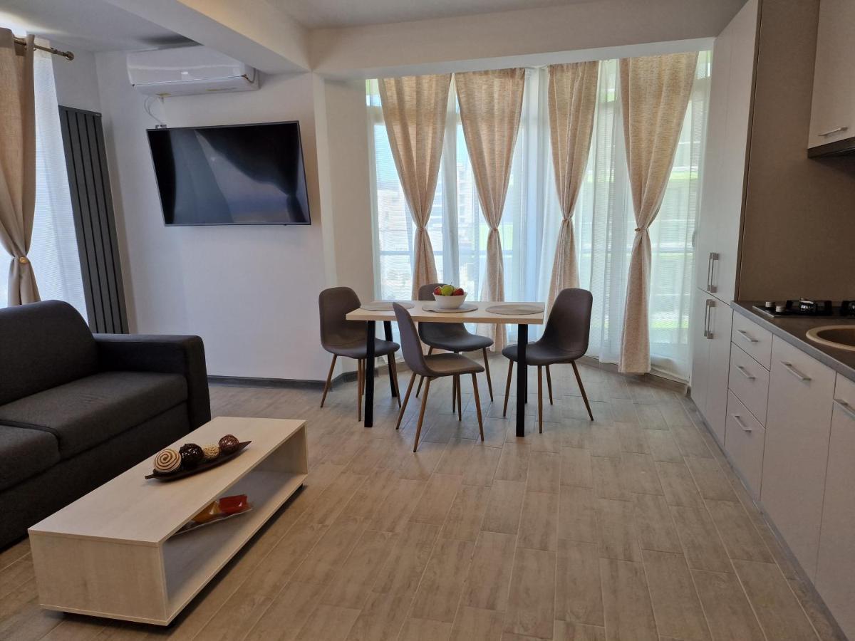 Cristalex Aparthotel & Spa Mamaia Nord Năvodari Exteriör bild