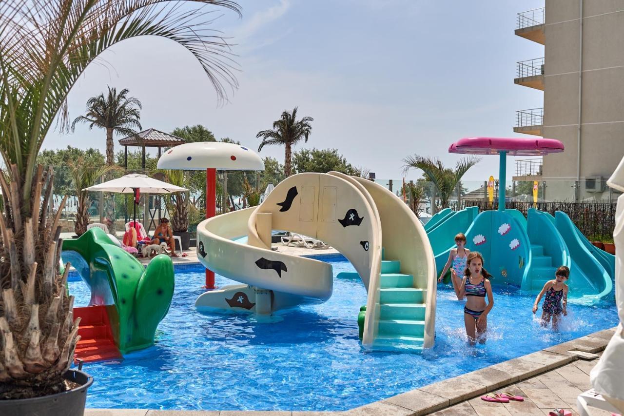 Cristalex Aparthotel & Spa Mamaia Nord Năvodari Exteriör bild